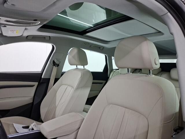 Audi e-tron 50 quattro Business edition Plus 71 kWh 1e-Eig. & Dealer-Onderh. BOVAG-Garantie. NL-Auto.