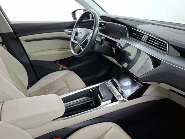 Audi e-tron 50 quattro Business edition Plus 71 kWh 1e-Eig. & Dealer-Onderh. BOVAG-Garantie. NL-Auto.