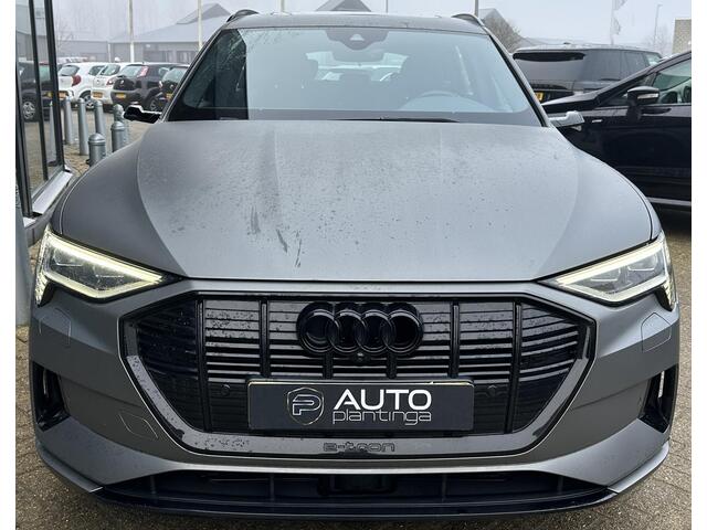 Audi e-tron e-tron 55 quattro 95 kWh BOMVOL | PANO | Audi Virtual Mirrors | Virtual Cockpit | Lederen Sportstoelen | Elektrische Stoel | B&O | 360 Camera | 2 Sleutels | Betreft een Wrap, Originele kleur is Antigua Blue Metallic |