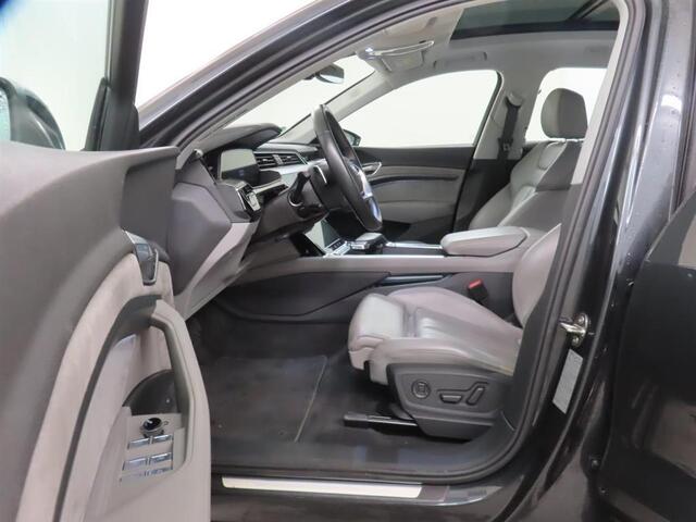 Audi e-tron 55 quattro Business ed. Plus 95 kWh | SOH 88% | Panorama | Trekhaak | Leder |