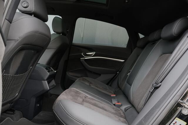 Audi e-tron Sportback 50 quattro S edition 71 kWh Panoramadak | 21 Inch | Luchtvering | Camera | Stoelverwarming | Elektr. achterklep | S-Line