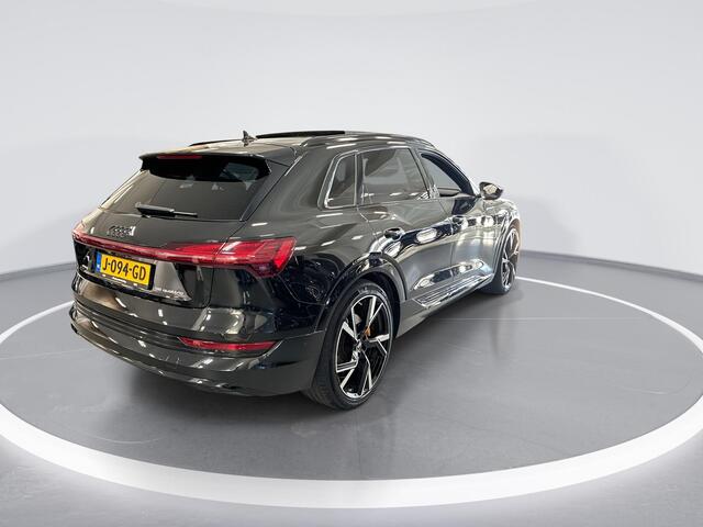 Audi e-tron e-tron 55 408pk Quattro Advanced 95 kWh · 360 Camera · Panoramadak · Luchtvering · B&O Audio · Head-Up · Servosluiting · 22'' Inch ·