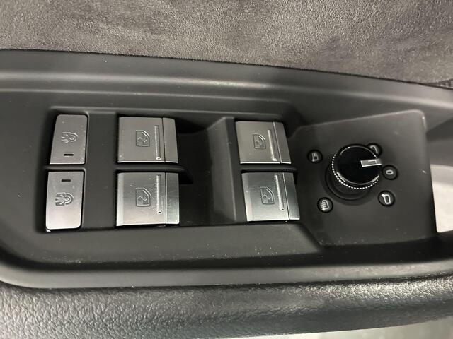 Audi e-tron e-tron 55 408pk Quattro Advanced 95 kWh · 360 Camera · Panoramadak · Luchtvering · B&O Audio · Head-Up · Servosluiting · 22'' Inch ·