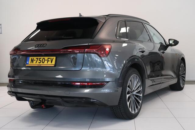 Audi e-tron 55 quattro S edition 95 kWh | PANO | SoH 94% | B&O premium | Matrix LED | 21"Lichtmetaal | Head UP | Trekhaak | Camera |