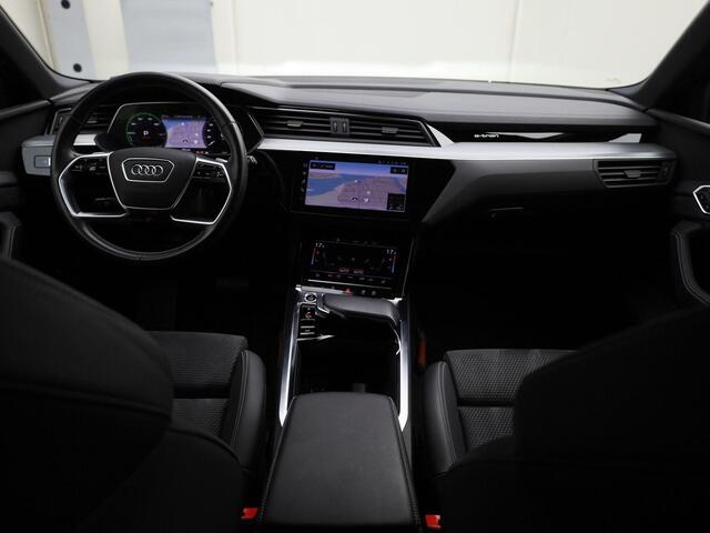 Audi e-tron 50 quattro S edition 71 kWh · Panoramadak · Apple/Android Car Play · Camera + Parkeersensoren