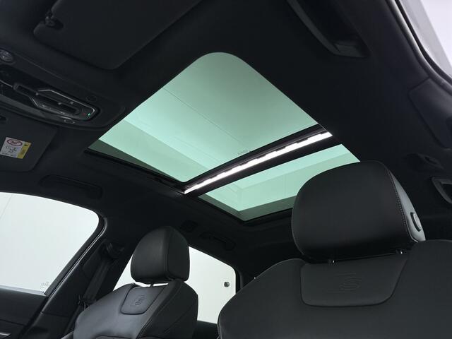 Audi e-tron Quattro S-Line Pano-dak Luchtvering Sportstoelen Zwarte-Hemel PTC Apple Carplay Androi Auto Leder/Alcantara Memory Navi Camera Pdc Edition 50 71kWh SOH 91% Stoelverwarming Led Elek.Stoelen DAB Elek.Achterklep Keyless Dealeronderhouden Origineel Nederlands