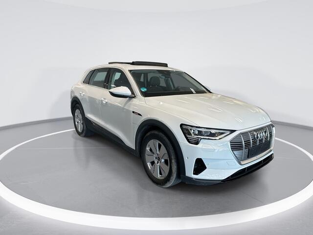 Audi e-tron 50 quattro Advanced edition 71 kWh / 313PK · Trekhaak · Panoramadak · Camera · Luchtvering · Leer · Stoelverwarming voor + achter ·