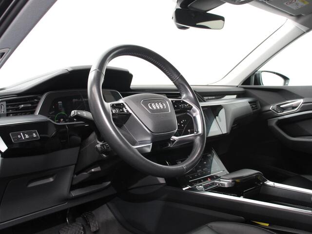 Audi e-tron e-tron 55 quattro | Leder | Navigatie | Trekhaak | Led koplampen | Tour pakket | Virtual cockpit | Cruise control adaptief