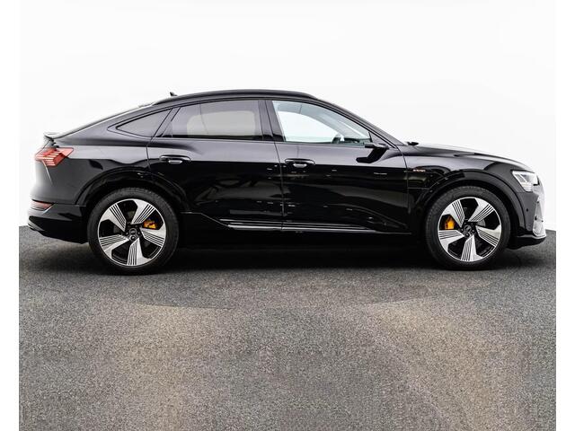 Audi e-tron Sportback 55 Quattro S-LINE 95 kWh (300kW/408pk) ** MATRIX, VIRTUAL SPIEGEL, LEDER, PANO, TREKH, 21-inch LMV, OPTIK SCHWARZ ** 1e EIG - UNFALLFREI ** ** INFORMEER OOK NAAR ONZE AANTREKKELIJKE FINANCIAL-LEASE TARIEVEN **