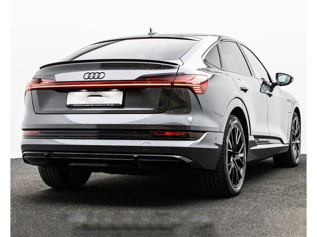 Audi e-tron Sportback 55 Quattro S-LINE 95 kWh (300kW/408pk) ** MATRIX, 2x S-LINE, B&O SOUND, 21-inch LMV, OPTIK SCHWARZ ** 1e EIG - UNFALLFREI ** ** INFORMEER OOK NAAR ONZE AANTREKKELIJKE FINANCIAL-LEASE TARIEVEN **