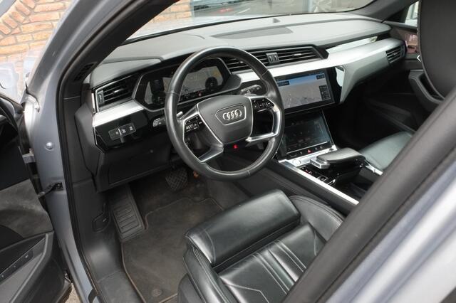Audi e-tron 55 quattro | Panoramadak | Trekhaak | S-line | Leder | 360 camer