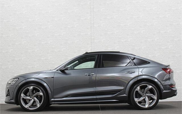 Audi e-tron Sportback S 504pk | RS-Stoelen | Panorama | 360 Camera | Valcona Leder | ACC | B&O Sound | Luchtvering | Soft-Close | Camera Spiegels | Nachtzicht | Keyless-Entry | Head-Up | 4-Zone Clima | Stoelverwarming V+A | Sfeerverlichting | Memory | Carplay |