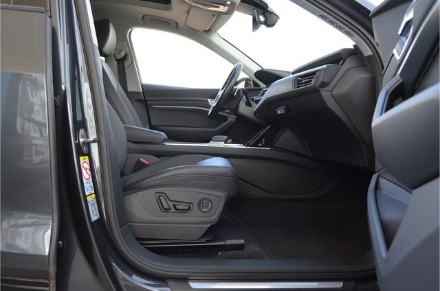 Audi e-tron 55 quattro edition 95 kWh | Panoramadak | Leer | Stoelgeheugen | Camera | Carplay |