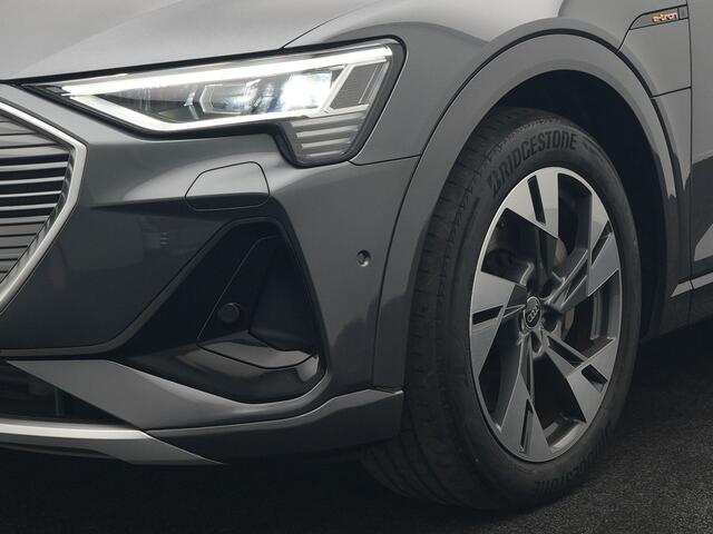 Audi e-tron 50 Quattro 2x S Line 313pk Dealer O.H INCL BTW | Luchtvering | Panodak | Head Up | Adaptive Cruise | Sfeerverlichting | Lederen Sportstoelen Verwarmd | Keyless | Navigatie | 20"L.M | DAB | Virtual |