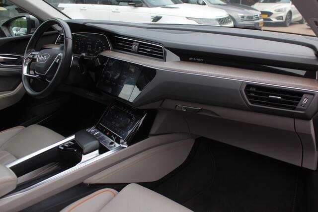 Audi e-tron e-tron 55 quattro advanced Pro Line Plus 95 kWh / Full option! / Trekhaak / Panoramadak / 360Camera / Head-up / B&O / Keyless / 21'' / Softclose / Stoelmassage / Luxe Leder / Nachtzicht / DAB / ACC