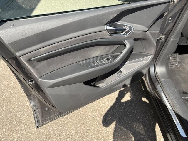 Audi e-tron 50 quattro Business edition 71 kWh / SOH 89% / AUTOMAAT / NAVI / 120dkm! NAP!