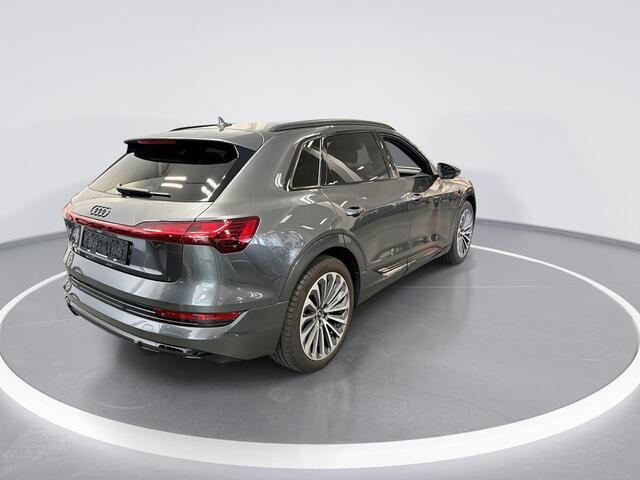 Audi e-tron 55 408pk Quattro S edition 95 kWh · SOH 96,1% · 360 Camera · B&O Audio · Luchtvering · Dodehoek Detectie · Apple/Android Car Play · 21'' Inch ·