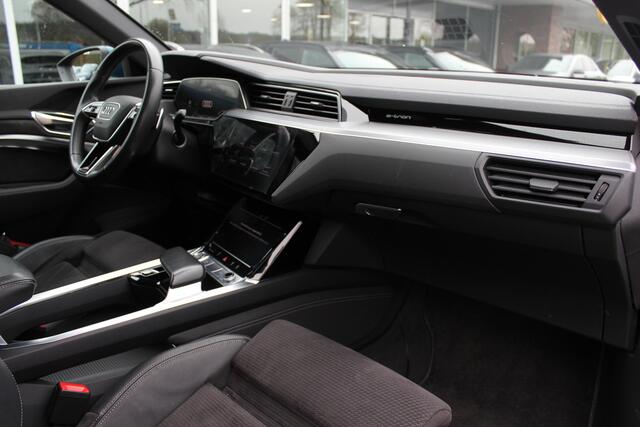 Audi e-tron 55 quattro S edition 95 kWh / SoH 96,4% / 50.621 km! / Trekhaak / Camera / Keyless / B&O / 21'' / Luchtvering / CarPlay / Stoelverwarming / DAB / ACC
