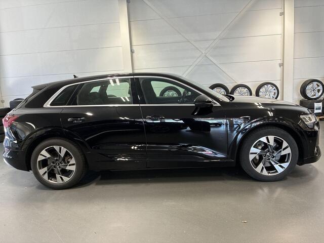 Audi e-tron 55 quattro 95 kWh 408pk S Edition · SOH 96,8% · Camera · Luchtvering · Afneembare Trekhaak · Head-Up Display · Elek. Achterklep · Stoelverwarming · 20"Velgen ·
