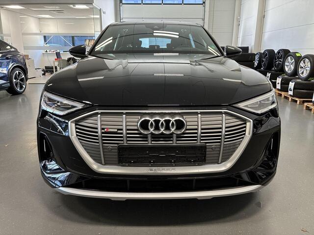 Audi e-tron 55 quattro 95 kWh 408pk S Edition · SOH 96,8% · Camera · Luchtvering · Afneembare Trekhaak · Head-Up Display · Elek. Achterklep · Stoelverwarming · 20"Velgen ·