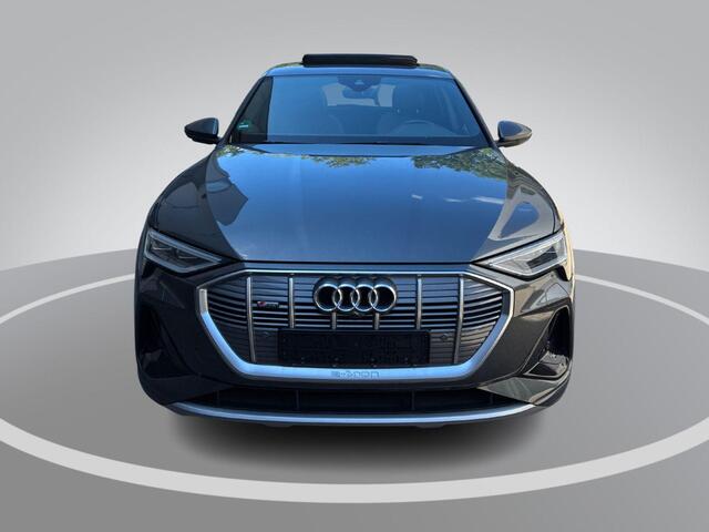 Audi e-tron 55 408pk Quattro S edition 95 kWh · Panoramadak · 360 Camera · B&O Audio · Stoelverwarming · Luchtvering · 21'' Inch ·