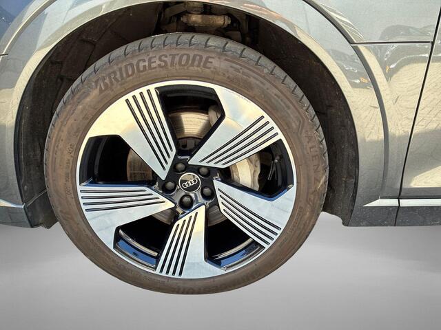 Audi e-tron 55 408pk Quattro S edition 95 kWh · Panoramadak · 360 Camera · B&O Audio · Stoelverwarming · Luchtvering · 21'' Inch ·