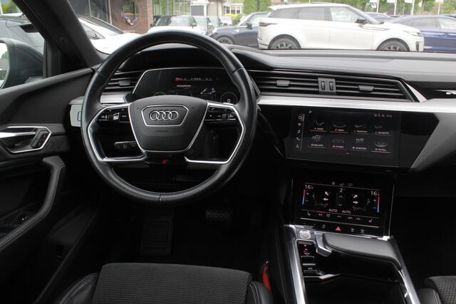 Audi e-tron e-tron 50 quattro Launch ed. 71 kWh 3x S-Line / Trekhaak / Panoramadak / Camera / 20'' / Luchtvering / ACC / Navigatie / Stoelverwarming / DAB