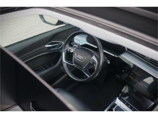 Audi e-tron e-tron 50 quattro Launch edition plus 71 kWh | Panoramadak | Stoelverwarming | Memory Seat | Adaptive Cruise Control | Luchtvering | Parkeersensoren | Apple Carplay | Keyless