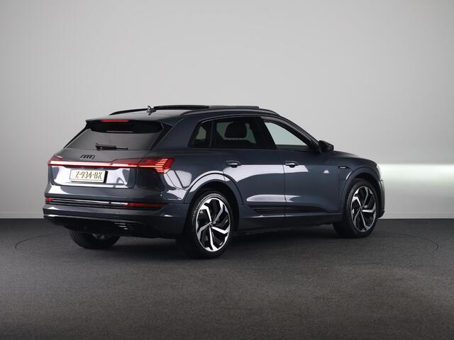 Audi e-tron 50 quattro S edition 71 kWh 313pk | Panoramdak | Elektrisch verstelbare stoelen met geheugen | B&O Soundsystem | Head up Display | Parkeercamera