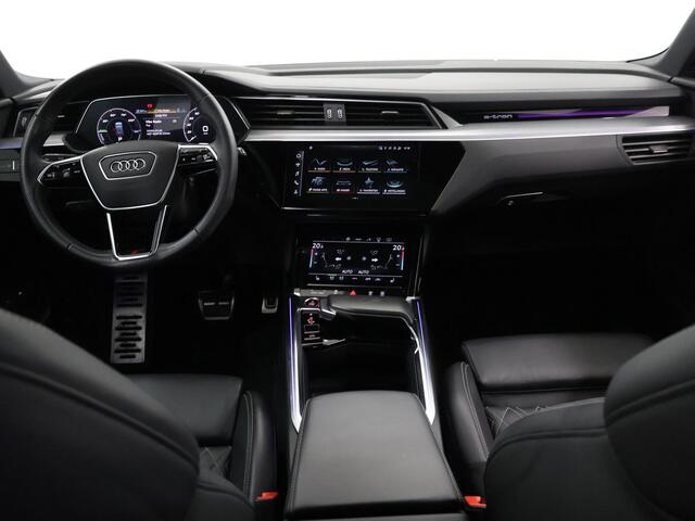 Audi e-tron S quattro 95 kWh | SOH 94% | Panoramadak | Stoelverwarming voor + achter | Matrix LED | B & O Audio | HUD | 360 Camera | S-Sportstoelen | Optiek Pakket Zwart | Standkachel | SoftClose | Ele.verstelbare stoelen + Geheugen |