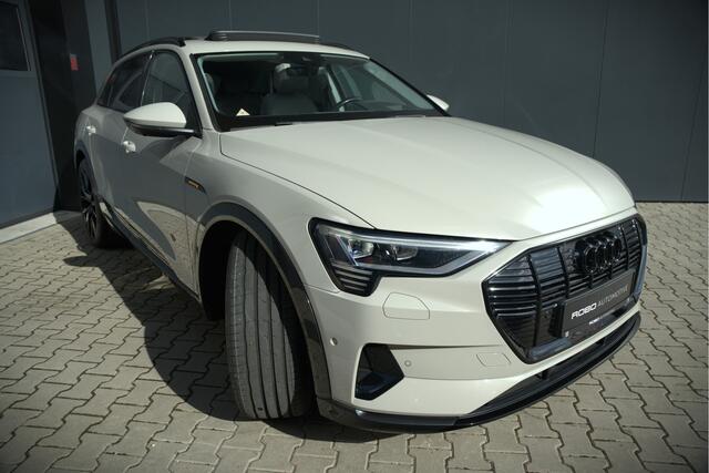 Audi e-tron e-tron 55 quattro advanced Pro Line Plus 95 kWh | Panoramadak | Bang & Olufsen | Stoelkoeling | Stoelverwarming | Massage | Head-Up Display | 360 Camera | Matrix LED | Luchtvering | Memory Seats | Elektrisch Verstelbare Stoelen |