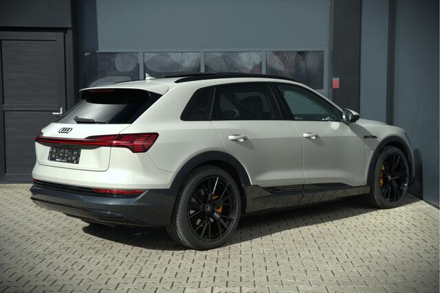 Audi e-tron e-tron 55 quattro advanced Pro Line Plus 95 kWh | Panoramadak | Bang & Olufsen | Stoelkoeling | Stoelverwarming | Massage | Head-Up Display | 360 Camera | Matrix LED | Luchtvering | Memory Seats | Elektrisch Verstelbare Stoelen |
