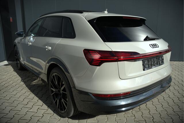 Audi e-tron e-tron 55 quattro advanced Pro Line Plus 95 kWh | Panoramadak | Bang & Olufsen | Stoelkoeling | Stoelverwarming | Massage | Head-Up Display | 360 Camera | Matrix LED | Luchtvering | Memory Seats | Elektrisch Verstelbare Stoelen |