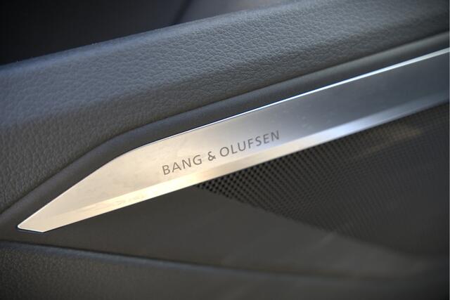 Audi e-tron e-tron 55 quattro advanced Pro Line Plus 95 kWh | Panoramadak | Bang & Olufsen | Stoelkoeling | Stoelverwarming | Massage | Head-Up Display | 360 Camera | Matrix LED | Luchtvering | Memory Seats | Elektrisch Verstelbare Stoelen |