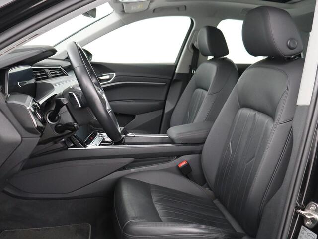 Audi e-tron e-tron 50 quattro Launch edition plus 71 kWh | SOH 90.6 | Panoramadak | Luchtvering | Adaptive cruise | Leder | Carplay | Memory | Stoelverwarming | Navi. Full map | PDC