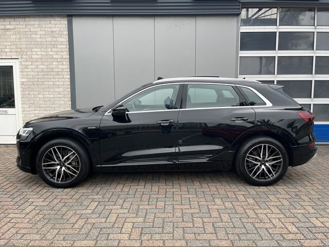 Audi e-tron e-tron 50 quattro Launch edition plus 71 kWh / SOH 94%/ AUTOMAAT/ 313PK/ LEER/ PANO/ LUCHTVERING/ MEMORY SEAT/ PARK.SENSOR.V+A/ STOELVERWARM./ ACC/ SMARTPHONE INTERFACE/ KEYLESS/ ELEK.ACHTERKLEP/ RADIO/ NAVI/ CLIMA/ LED/ 20'' LMV