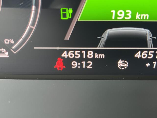 Audi e-tron e-tron 50 quattro Launch edition plus 71 kWh / SOH 94%/ AUTOMAAT/ 313PK/ LEER/ PANO/ LUCHTVERING/ MEMORY SEAT/ PARK.SENSOR.V+A/ STOELVERWARM./ ACC/ SMARTPHONE INTERFACE/ KEYLESS/ ELEK.ACHTERKLEP/ RADIO/ NAVI/ CLIMA/ LED/ 20'' LMV
