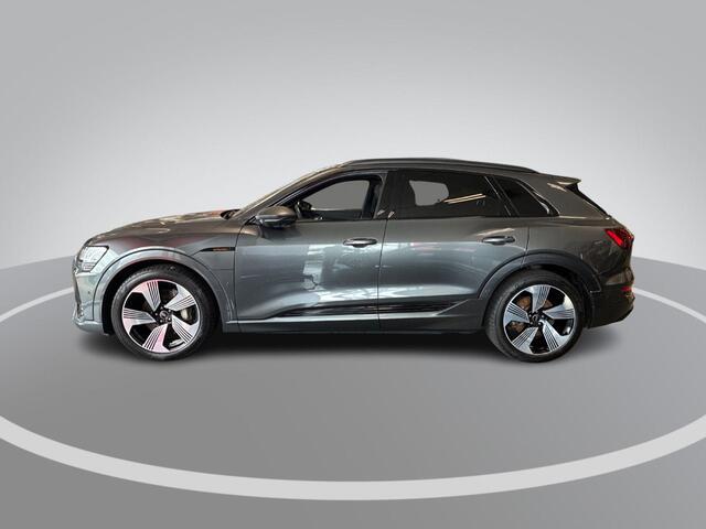 Audi e-tron 55 quattro S edition 95 kWh 408pk · 95,7% · Panoramadak · 360 Camera · Luchtvering · Head-Up Display · Elek. Stoelen + Geheugen Bestuurder · Afneembare Trekhaak ·