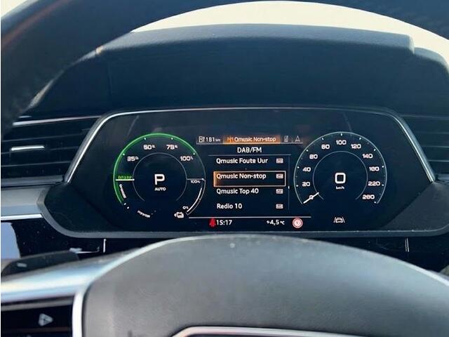 Audi e-tron 50 quattro S edition 71 kWh 313pk | Panoramadak | Adaptieve cruise controle | Lederen bekleding | Elektrisch verstelbare voorstoelen met geheugen | Head Up Display | Trekhaak