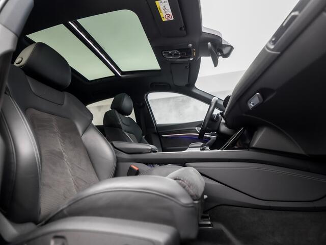 Audi e-tron 50 quattro 71 kWh S-Line Sport 313Pk Automaat (PANORAMADAK, LUCHTVERING, APPLE CARPLAY, GROOT NAVI, CAMERA, SFEERVERLICHTING, ELEK SPORTSTOELEN, STOELVERWARMING, GETINT GLAS, ADAPTIVE CRUISE, NIEUWSTAAT)