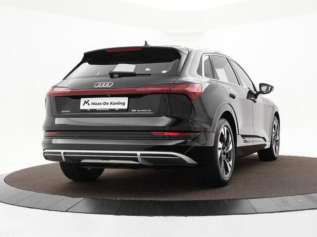 Audi e-tron 55 quattro 95 kWh 408pk S Edition · SOH 96,8% · Camera · Luchtvering · Afneembare Trekhaak · Head-Up Display · Elek. Achterklep · Stoelverwarming · 20"Velgen ·