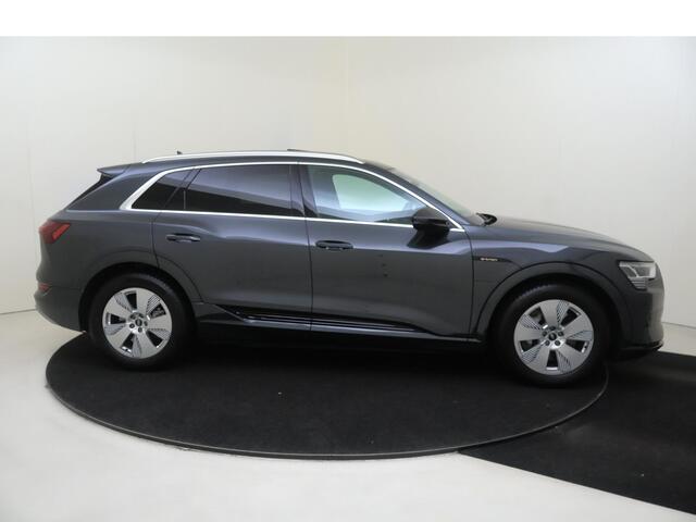 Audi e-tron 50 quattro Advanced edition Plus 71 kWh | SoH 100% | Panoramadak | Head-up display | Luchtvering | 360 camera | Adaptieve cruise control | Keyless | Navigatie Plus |