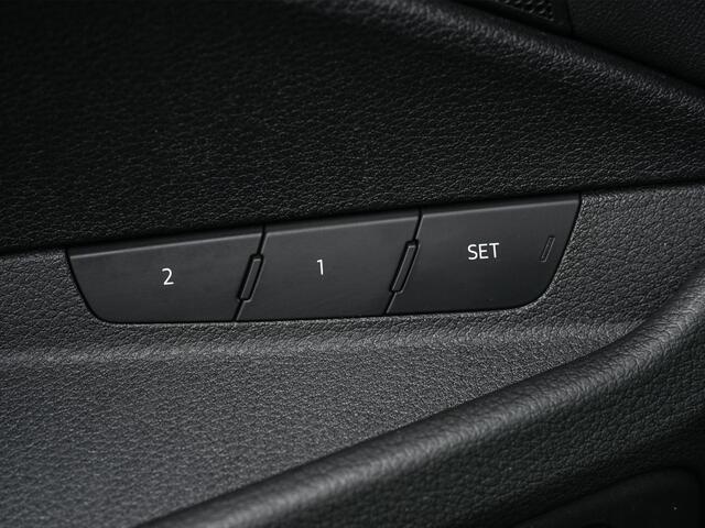 Audi e-tron e-tron 50 quattro Launch edition plus 71 kWh | Panoramadak | Luchtvering | Adaptive Cruise | Memory Seats | Stoelverwarming | PDC V+A |