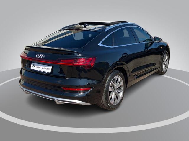Audi e-tron Sportback 55 quattro S Line 95 kWh 300kW/408PK · Panoramadak · Camera · Stoelverwarming · Drive select · Trekhaak · Garantie t/m 18-10-2027 of 100000km.