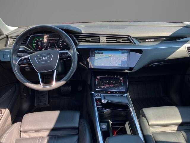 Audi e-tron Sportback 55 quattro S Line 95 kWh 300kW/408PK · Panoramadak · Camera · Stoelverwarming · Drive select · Trekhaak · Garantie t/m 18-10-2027 of 100000km.