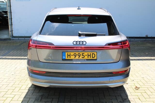Audi e-tron e-tron 55 quattro advanced Pro Line Plus 95 kWh | SoH 92% | Incl. 12 maanden Garantie | Panorama dak | Luchtvering | Bang & Olufsen Audiosysteem | Elektrisch verstelbare stoelen met memory | Soft close | Afneembare trekhaak | 360° Camera | Adaptive cruise