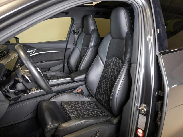 Audi e-tron S quattro 95 kWh SOH 89% / 503pk / NAP / Panorama dak / Rondomzicht camera / Kuipstoelen /