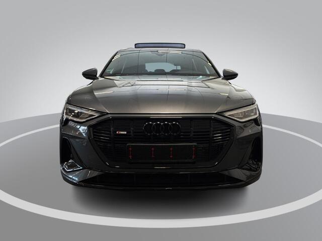 Audi e-tron 55 Quattro 408pk S Edition 95 kWh · SOH 95,8% · Panoramadak · Luchtvering · 360 Camera · Elek. Voorstoelen · Elek. Achterklep · Stoel-& Stuurverwarming · 21'' Inch ·