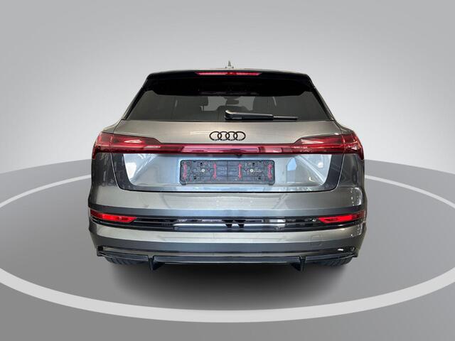 Audi e-tron 55 Quattro 408pk S Edition 95 kWh · SOH 95,8% · Panoramadak · Luchtvering · 360 Camera · Elek. Voorstoelen · Elek. Achterklep · Stoel-& Stuurverwarming · 21'' Inch ·