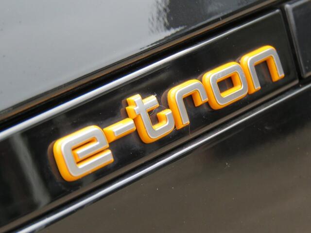 Audi e-tron 55 QUATTRO 95kWh Advanced / Trekhaak / 20 Inch / Camera / BOVAG garantie